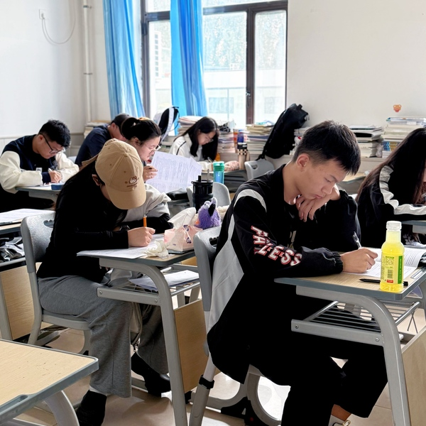 校考名额砍了67%，艺考生文化课怎么突围？2026艺考改革的冷数据(图1)